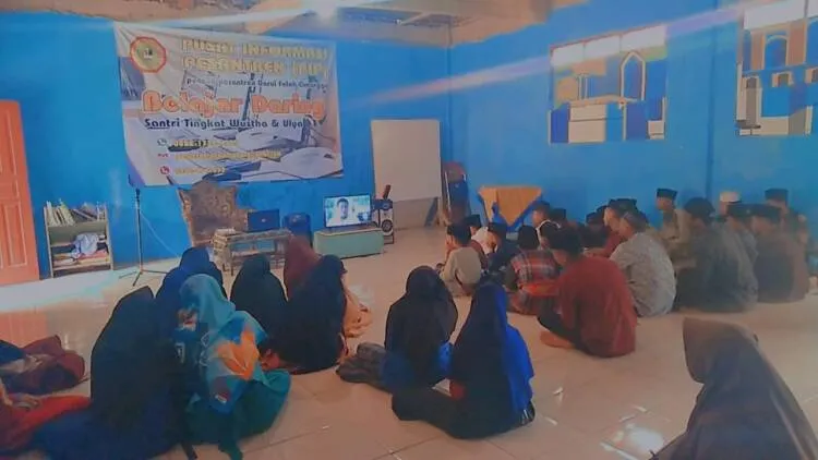 Nobar Film Perjuangan, Tahlil Untuk Para Pahlawan & Lomba Pekik Takbir Merdeka Ramaikan Hari Pahlawan Di Pesantren