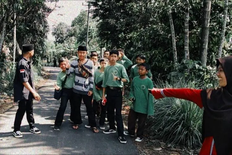 Hilangkan Kejenuhan, Santri Ponpes Darul Falah Adakan Kegiatan Outbound