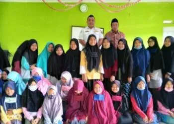 Sosialisasi Anti Narkoba di Ponpes Pagelaran I Cimeuhmal