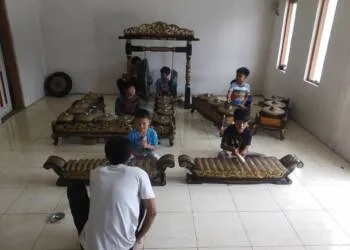 Di Tengah Pandemi, Pemuda BBS Jalancagak latih Seni Pelajar SD