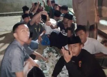 Berpisah untuk Kembali, Santri Darul Falah Nikmati Hidangan Liwet Pesmol Jelang Libur
