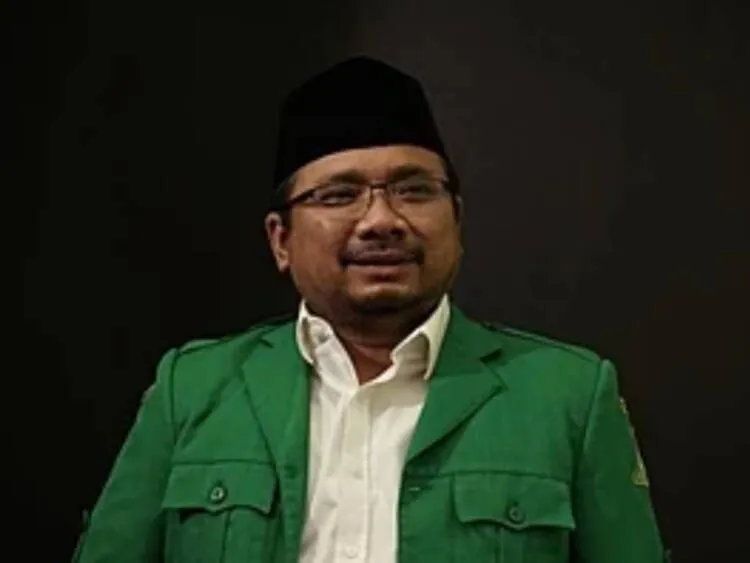 Tokoh Pesantren Isi Kekosongan Kabinet Jokowi, Yakut Cholil Gantikan Fachrul Rozi Jadi Menteri Agama