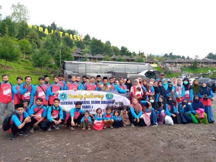 Mempererat Silaturrahami, Yayasan Raudhatul Ulum Adakan Rihlah Gathering Family