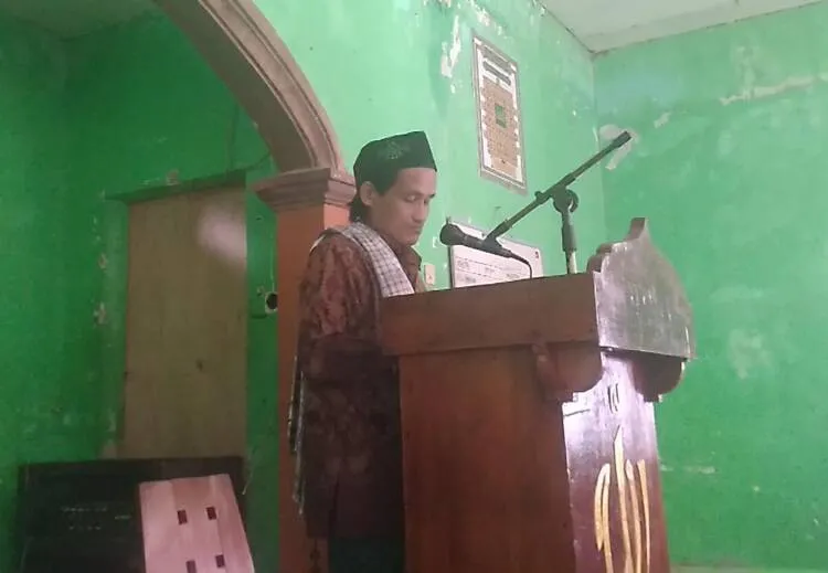 Khutbah Jumat di Masjid Ponpes Darul Falah, Kyai Mukhlisin Alaudin Ajak Jamaah Banyak Bersyukur