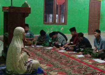 Ceramah Subuh, Ustadzah PMB Ponpes Al Basyariyah Contohkan Figur Margaret Thatcher Ke Santri Darul Falah
