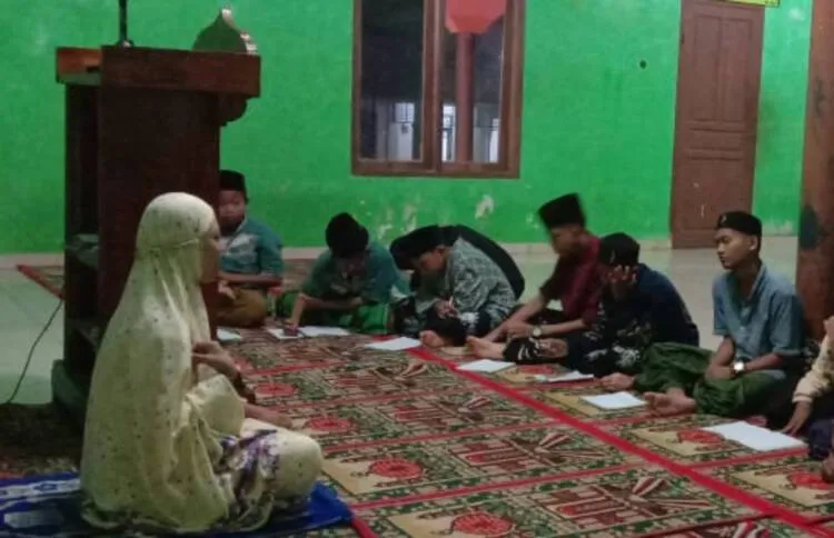 Ceramah Subuh, Ustadzah PMB Ponpes Al Basyariyah Contohkan Figur Margaret Thatcher Ke Santri Darul Falah
