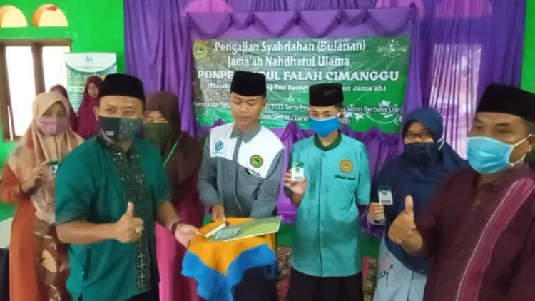 Diresmikan Ketua DPD HIPSI Subang, E-Money di Ponpes Darul Falah Cegah Pemborosan Uang Jajan