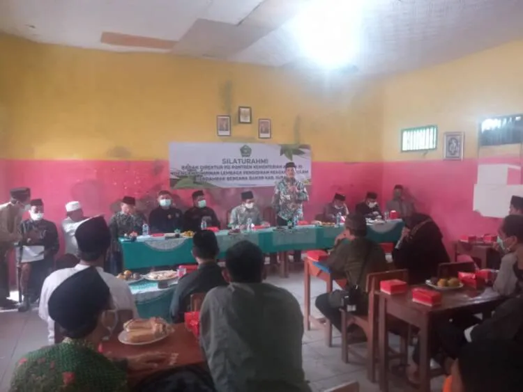 Direktur PD Pontren Kemenag RI Kunjungi Pesantren Korban Banjir Pantura