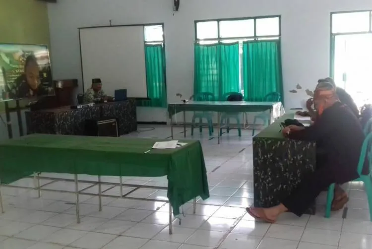 Pimpinan Ponpes Darul Falah Cimanggu Penuhi Undangan Wawancara KKL Siswa Sesko TNI di Aula Makodim 0605/Subang