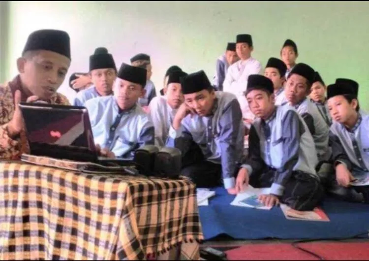 Peran Santri dalam Memajukan Bangsa di Era Milenial