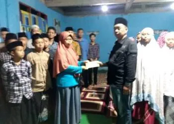 UNISBA Bakti Umat Berikan Nasehat Kepada Santri Ponpes Darul Falah Tas kepergian Ustad Ridwan Hartiwan 