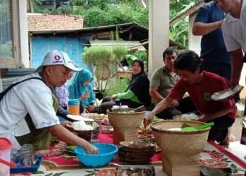 Sambut Ramadhan Aparat Desa Cimanggu Makan Bersama Para RT