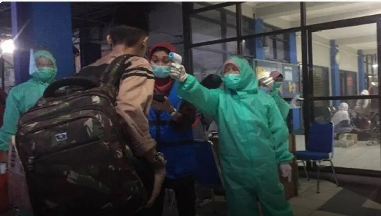 Jelang Ramadhan, Ratusan Santri di Bondowoso Pulang Kampung