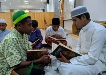 Keren, Santri nuu Waar Targetkan Khatam Al-Qur’an 4 Ribu Kali Selama Ramadhan