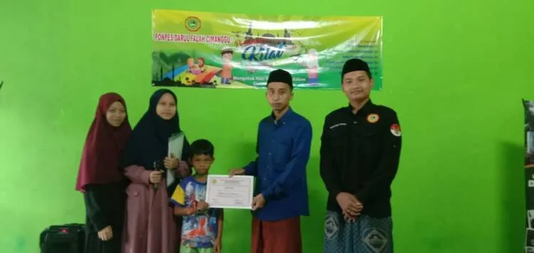 Penutupan Sanlat Ramadhan Diniyah Darul Falah, Ust Idar Ajak Santri Diniyah Tingkatkan Mencari Ilmu Walaupun Ditengah Pandemi