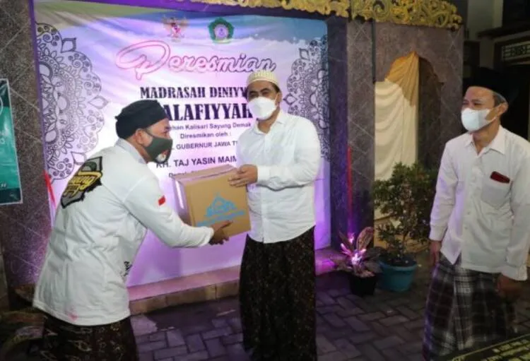 Resmikan Madrasah, Gus Yasin Minta Santri Dapat Terus Menuntut Ilmu