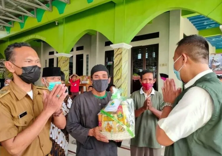 Program Jabar Bergerak, 40 Marbot Mesjid di Subang Dapat Bingkisan Lebaran