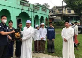 Sentuhan Humanis Polri Bantu Santri di Tengah Pandemi