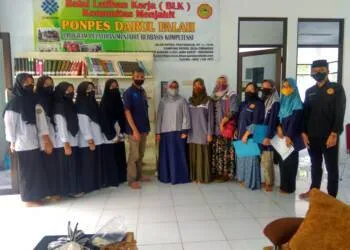Diikuti Para Santri dan Masyarakat Sekitar, BLK Ponpes Darul Falah Cimanggu Adakan Pelatihan Menjahit Selama 24 Hari