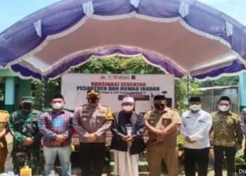 Kegiatan Vaksin Merdeka Bagi Santri di Subang Mendapat Pantauan Langsung Presiden