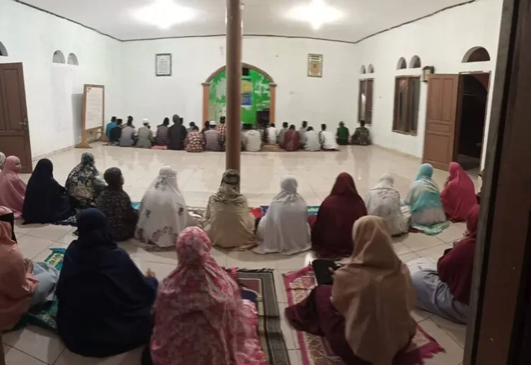 Peringati Hari Pahlawan Nasional, Santri Pondok Pesantren Darul Falah Cisalak Subang Gelar Do’a Bersama