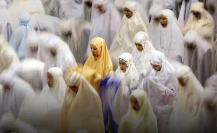 Mengapa Orang Harus Suci ketika Shalat?