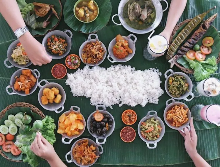 Pengaruh Makanan Halal Bagi Kualitas Ibadah Kita