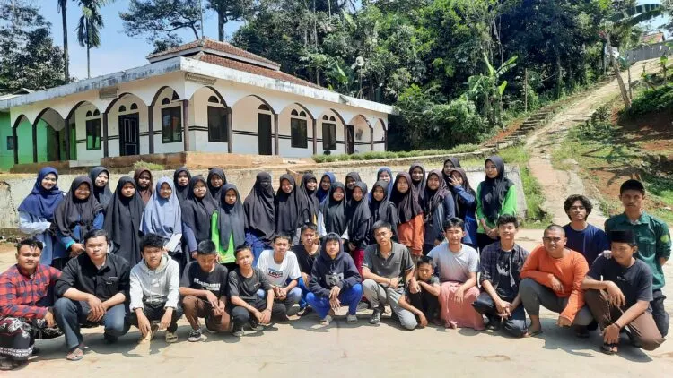 Komunitas Way Act-Sukses Laksanakan Pelatihan Kepemimpinan Ponpes Darul Falah