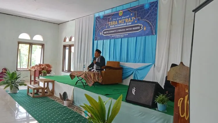 Memperingati Isra Mi’raj di Pondok Pesantren Darul Falah Subang, Ustd Ahmad Syarifudin, S.H Paparkan Hikmah yang Bisa Diambil