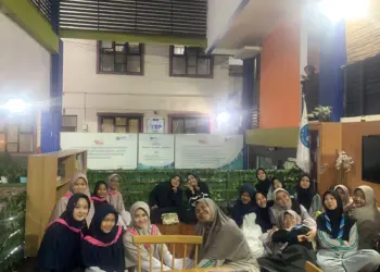 12 Santri Putri SMA DTBS Lulus Ujian Kenaikan Juz
